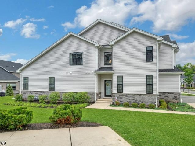 Townhouse for sale in Morris Plains, New Jersey