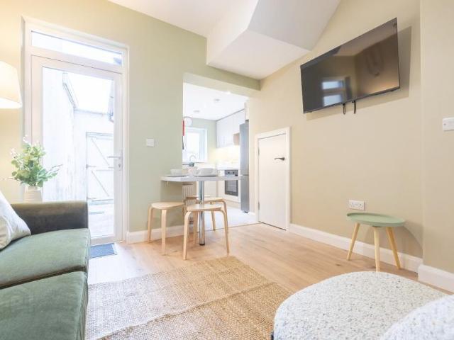 Room for rent in Bloomfield, Northern Ireland