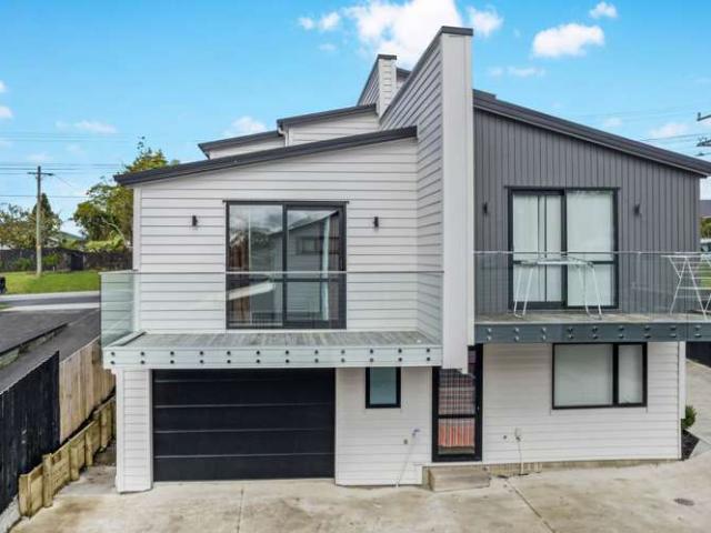 Townhouse for sale in New Lynn