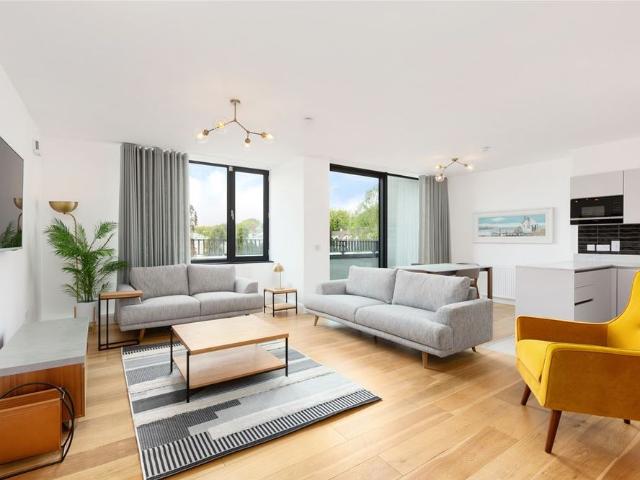 Apartment to rent in Bluebell, North Tipperary