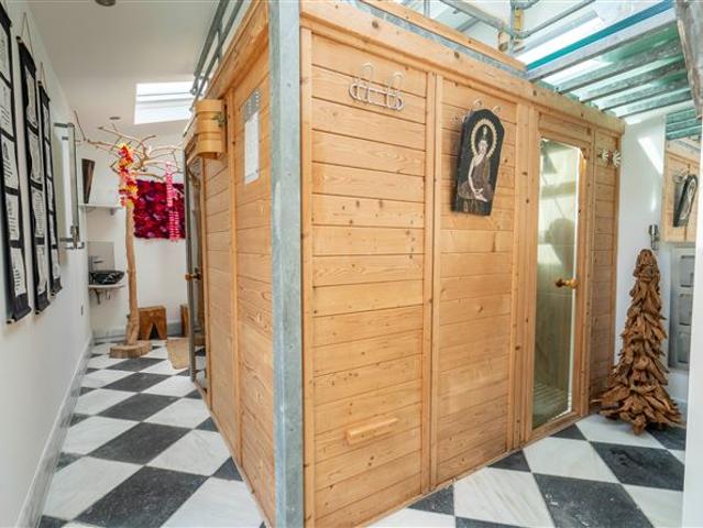 Detached House to rent in Greystones, North Tipperary
