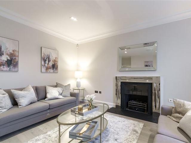 Apartment to rent in Bluebell, North Tipperary