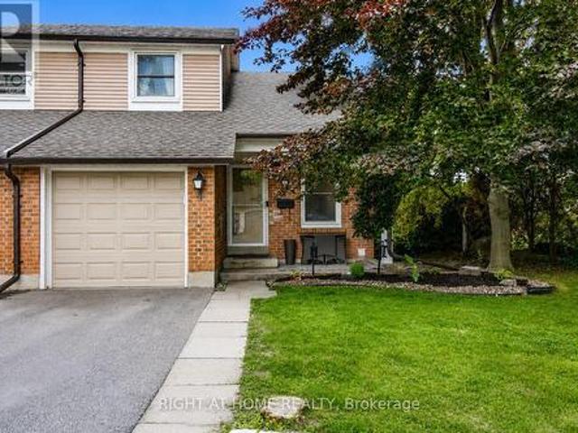 Townhouse for sale in Durham, Ontario