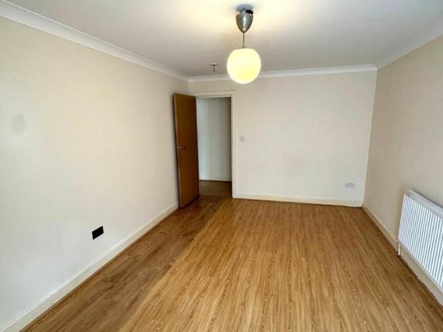 Apartment for rent in Chingford Mount, Highams Park