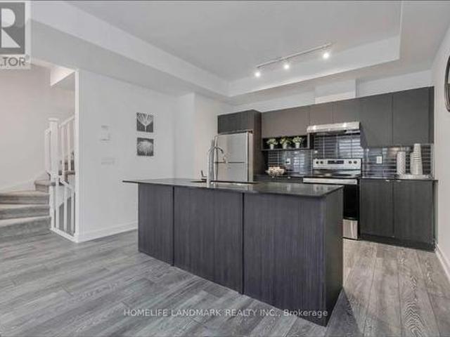 Townhouse for sale in Burlington, Ontario