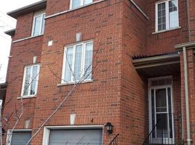 Townhouse for sale in Georgina, Ontario