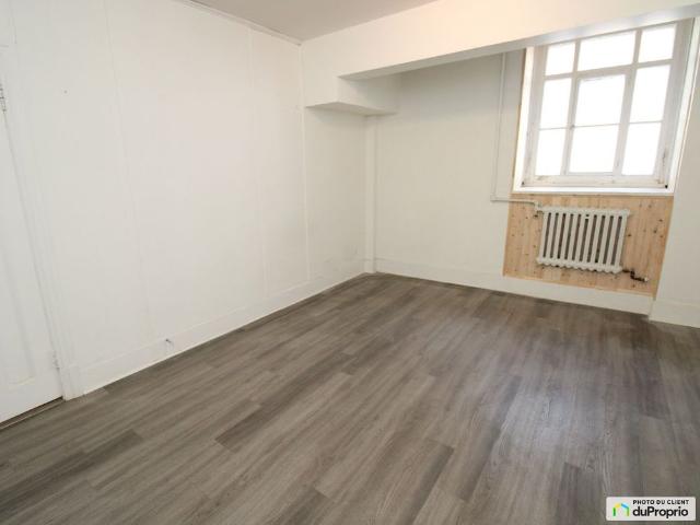 Apartment for rent in Centreville, Québec
