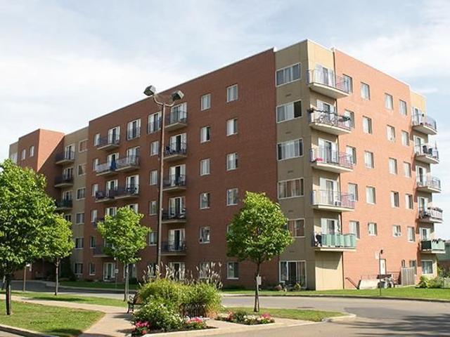 Apartment for rent in Pointe-claire, Quebec