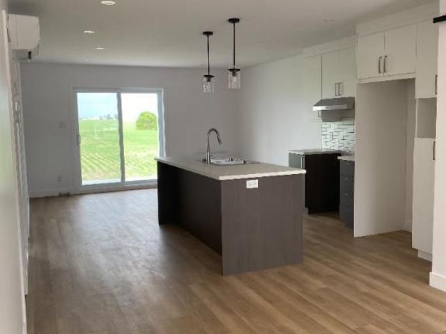 Apartment for rent in Saint-Hugues, Montérégie