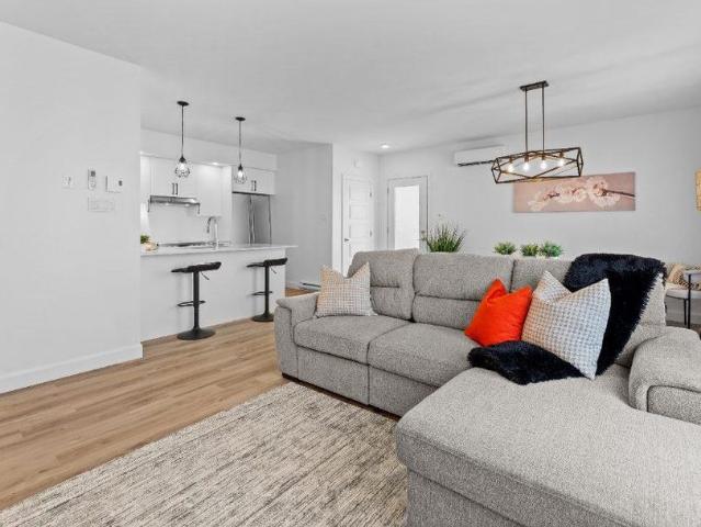 Apartment for rent in Le Haut-saint-françois, Quebec