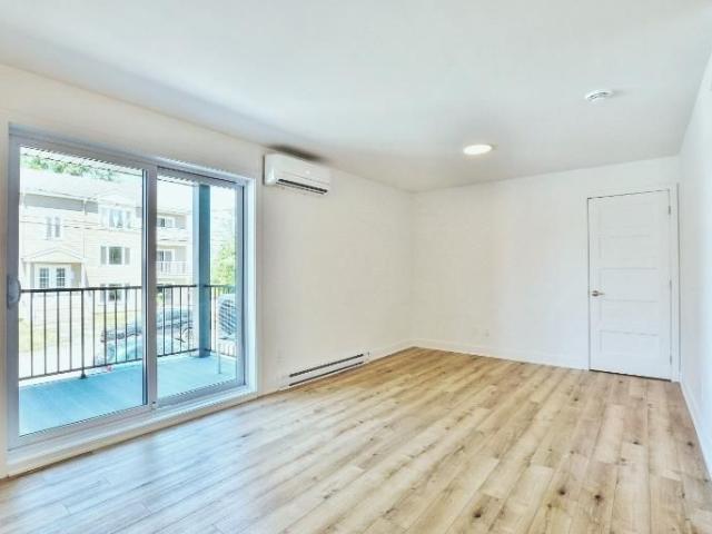 Apartment for rent in St-jacques, Quebec