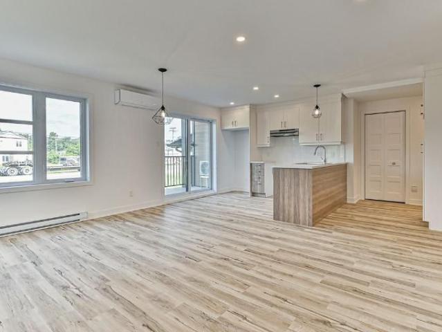 Apartment for rent in Saint-lin, Quebec