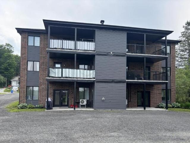 Apartment for rent in Le Val-saint-françois, Quebec