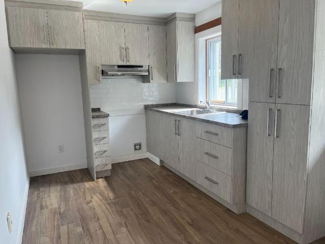 Apartment for rent in Sainte-Thérèse, Laurentides