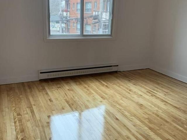 Apartment for rent in St. Leonard's, Quebec