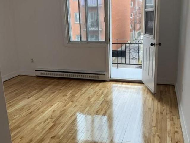 Apartment for rent in St. Leonard's, Quebec