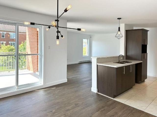 Apartment for rent in Saint-Hubert, Longueuil