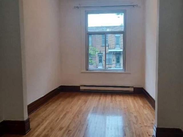 Apartment for rent in St. Leonard's, Quebec