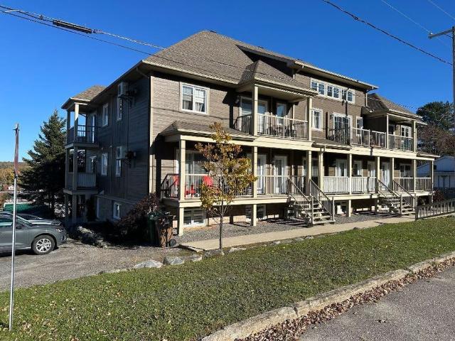 Apartment for rent in Rivière-Rouge, Laurentides