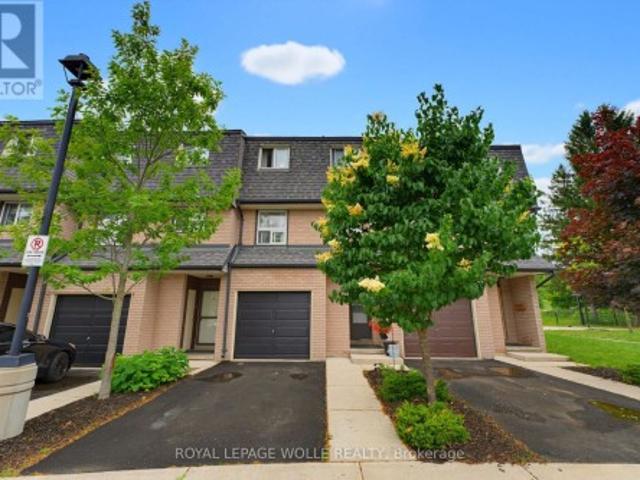 Townhouse for sale in Kitchener, Ontario