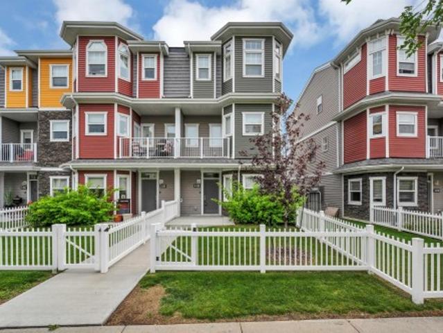 Townhouse for sale in Saint Albert, Alberta