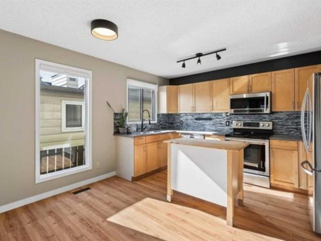 Townhouse for sale in Richmond, Calgary