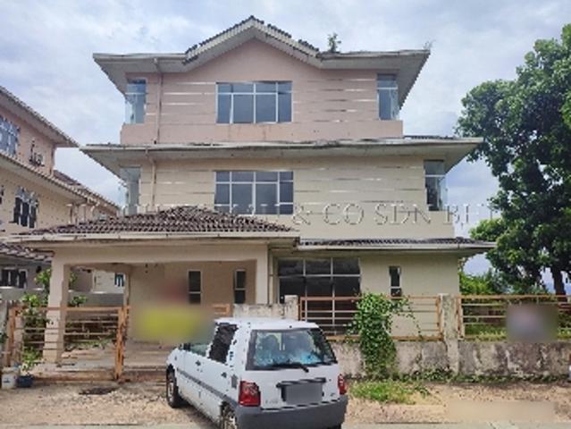 Terraced House for sale in Kuala Selangor, Selangor