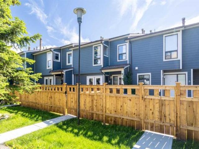 Townhouse for sale in Northwest, Alberta