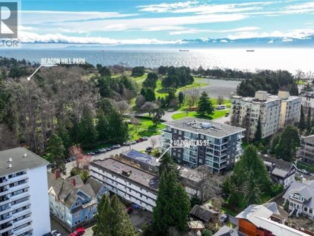 House for sale in Victoria, British Columbia