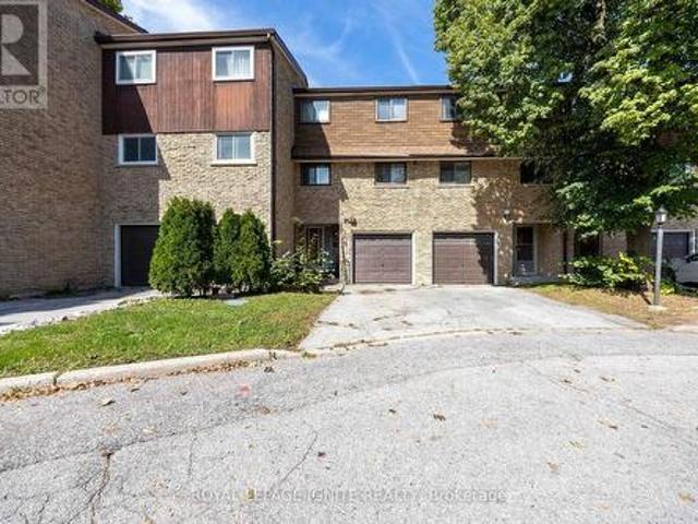 Townhouse for sale in Woburn, Ontario