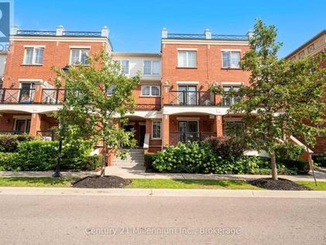 Townhouse for sale in Oakville, Ontario
