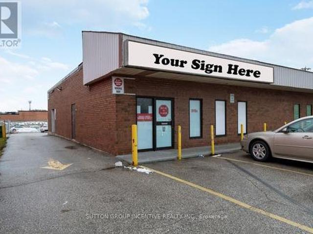 Commercial for rent in Barrie, Ontario