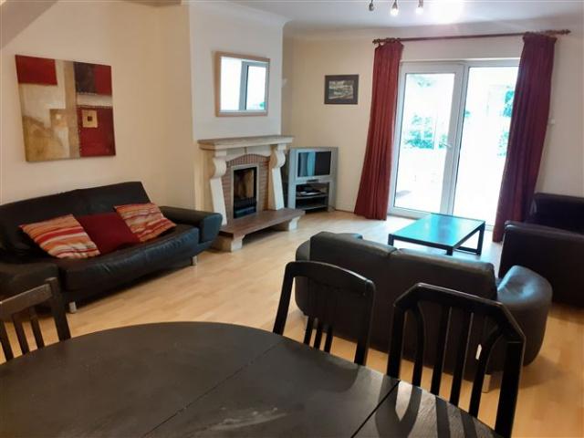 Detached House to rent in Blackrock, North Tipperary