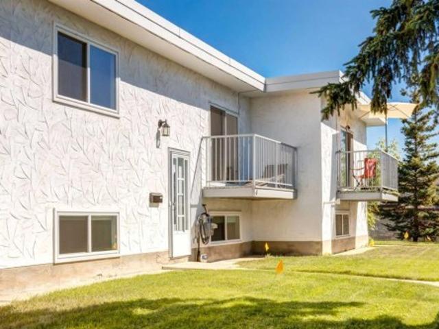 Townhouse for sale in Bowness, Calgary