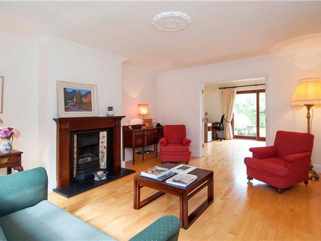 Detached House to rent in Dundrum, North Tipperary