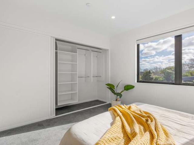 Apartment for sale in Chaslands, Canterbury