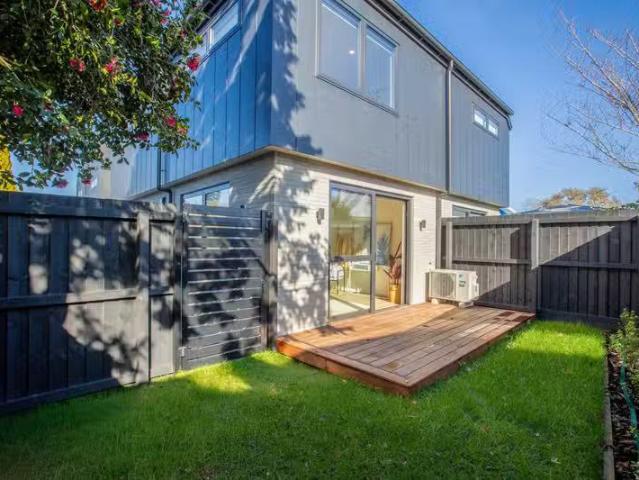 House for sale in Chaslands, Canterbury