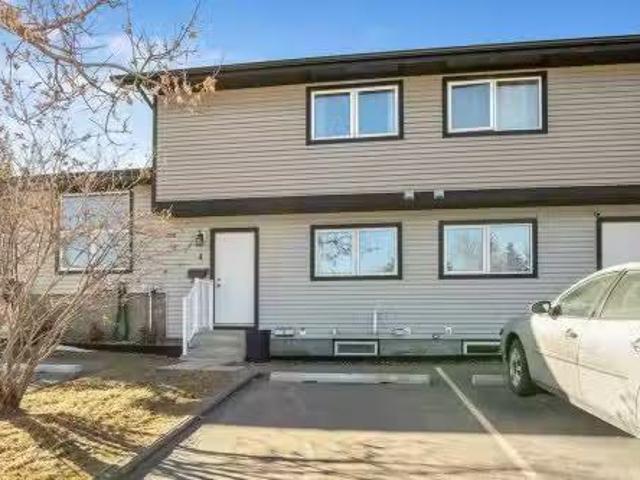 Condo for sale in Airdrie, Alberta