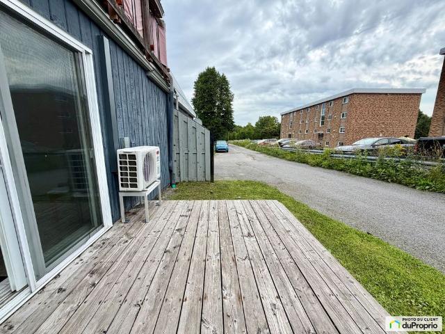 Apartment for rent in Les Saules, Québec