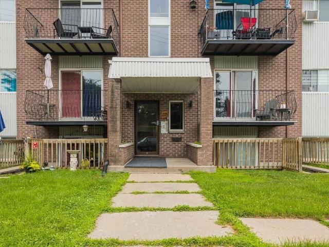 Apartment for rent in La Vallée-du-richelieu, Quebec