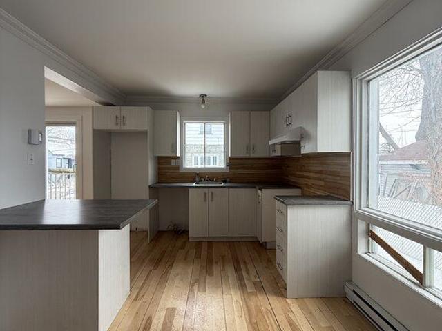 Apartment for rent in Les Chutes-de-la-Chaudière-Est, Lévis