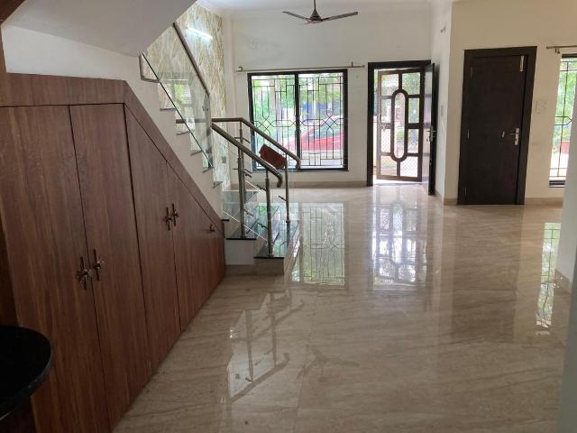 Duplex for rent in Madya