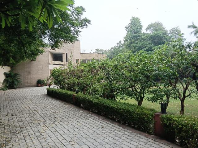 Duplex for rent in South Delhi, Deri