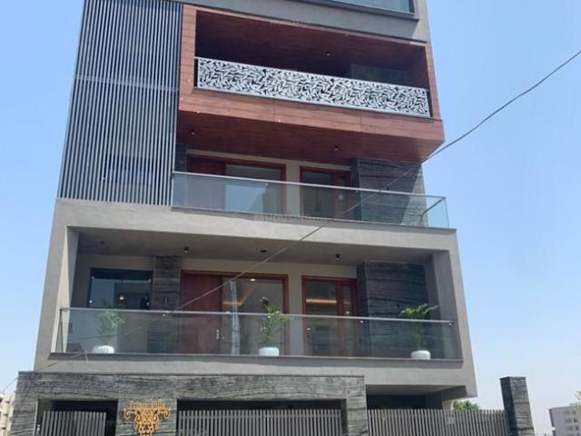Duplex for sale in North West Delhi, Deri