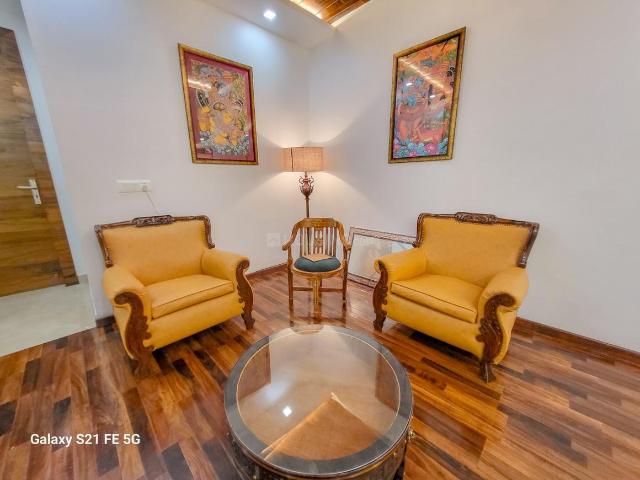 Flat for rent in Hariana