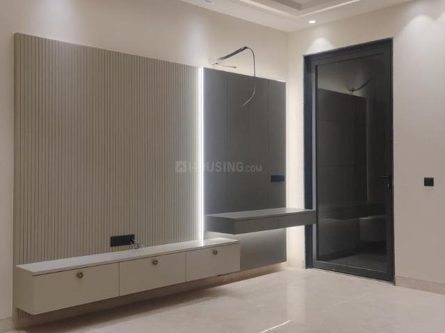 Flat for sale in Model Town, Delhi