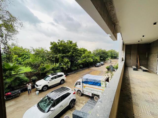 Flat for sale in North West Delhi, Deri