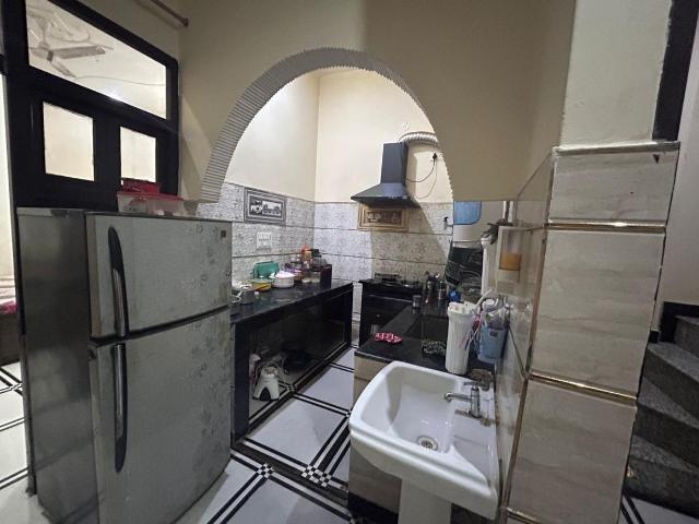 House for sale in North West Delhi, Deri