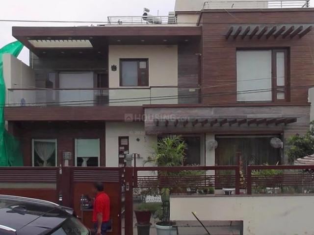 House for sale in Hariana