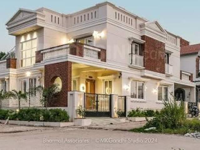 Villa for sale in Madya
